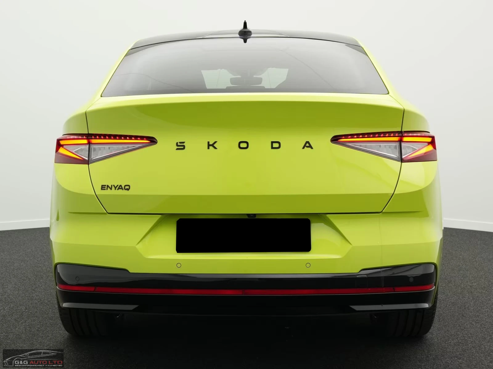 Skoda Enyaq COUPE/340HP/RS/4X4/MASSAGE/PANO/360/HUD/MEMO/120q, снимка 8 - Автомобили и джипове - 54088616