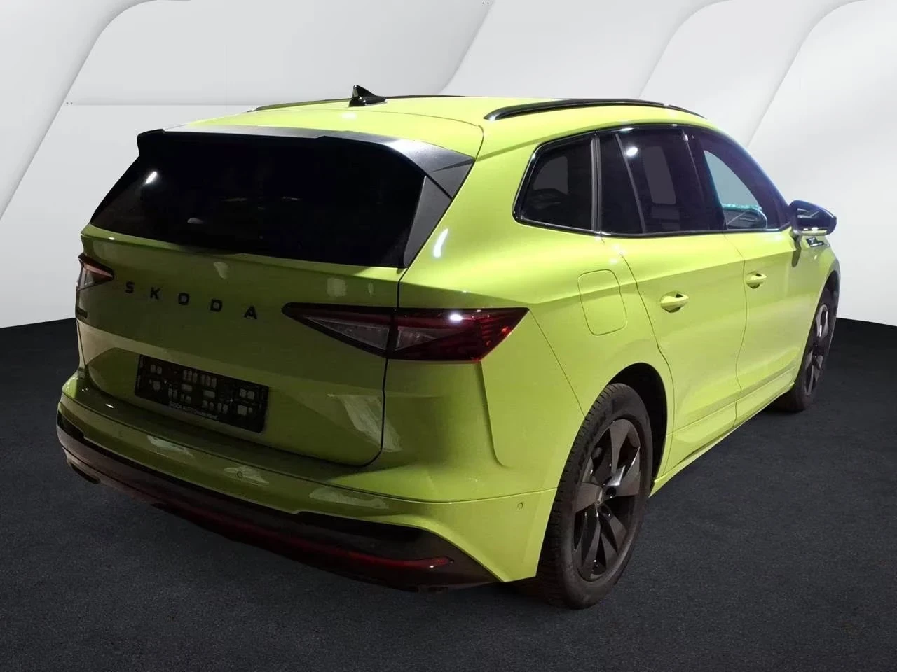 Skoda Enyaq RS PANO DISTR Matrix 360* HUD Winter Pack+ Keyless, снимка 2 - Автомобили и джипове - 54439285
