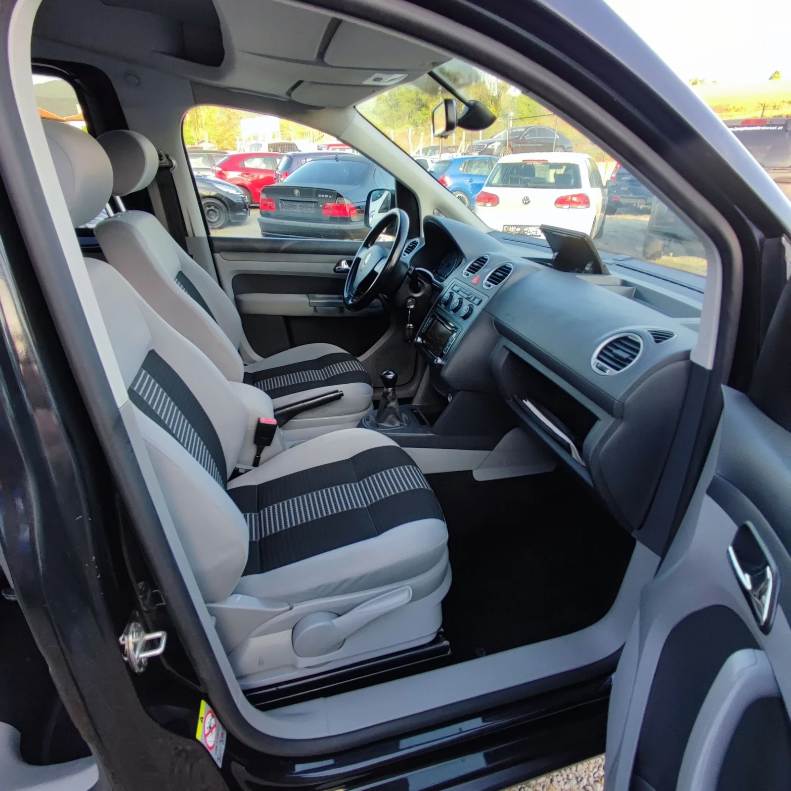 VW Caddy 1.9 TDI* 105��* KLIMATRONIK* NAVI*  | Mobile.bg � ����������� 12