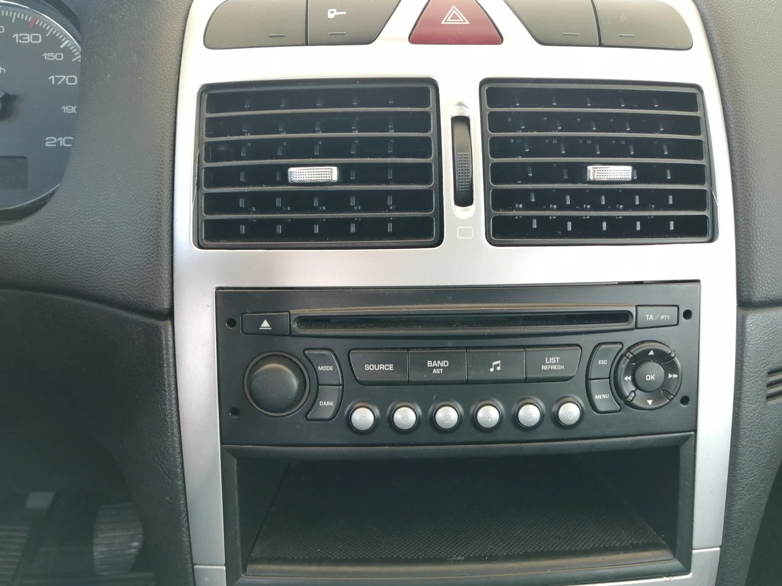 Peugeot 307 1.6 hdi, снимка 5 - Автомобили и джипове - 54824845
