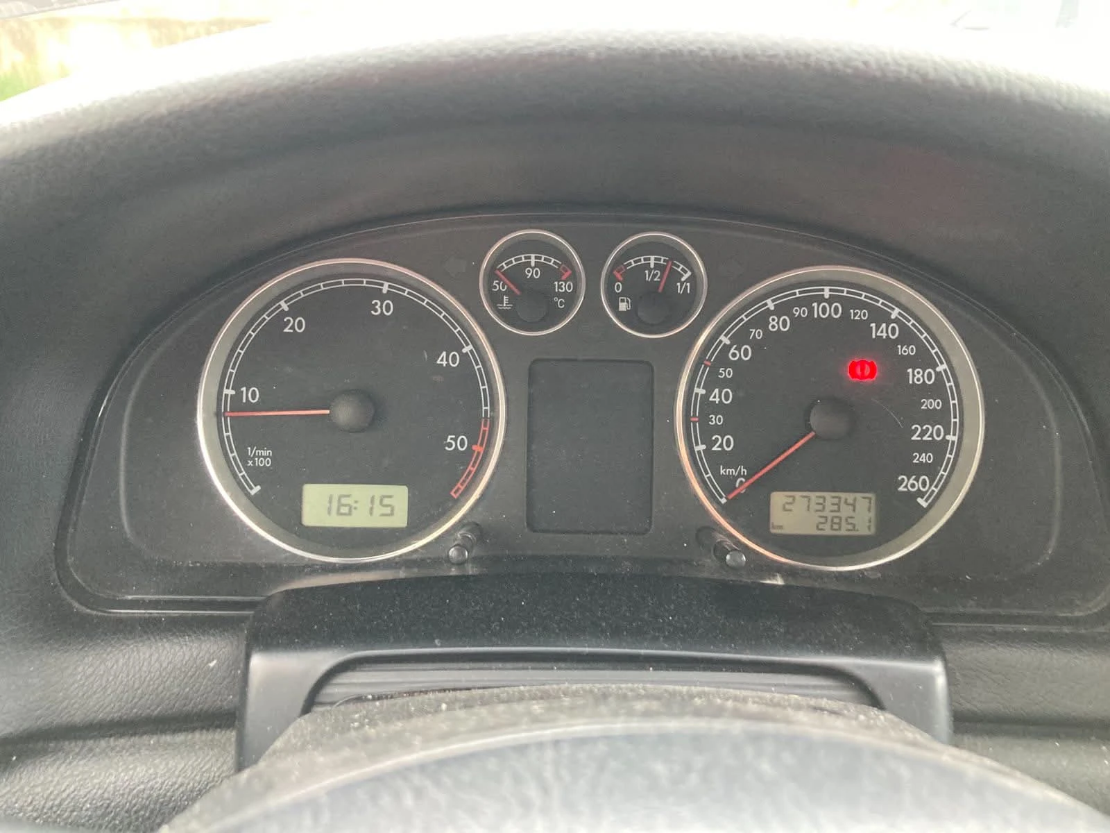 VW Passat 1, 9 TDI AVF 131.C.6CK, снимка 10 - Автомобили и джипове - 55056848