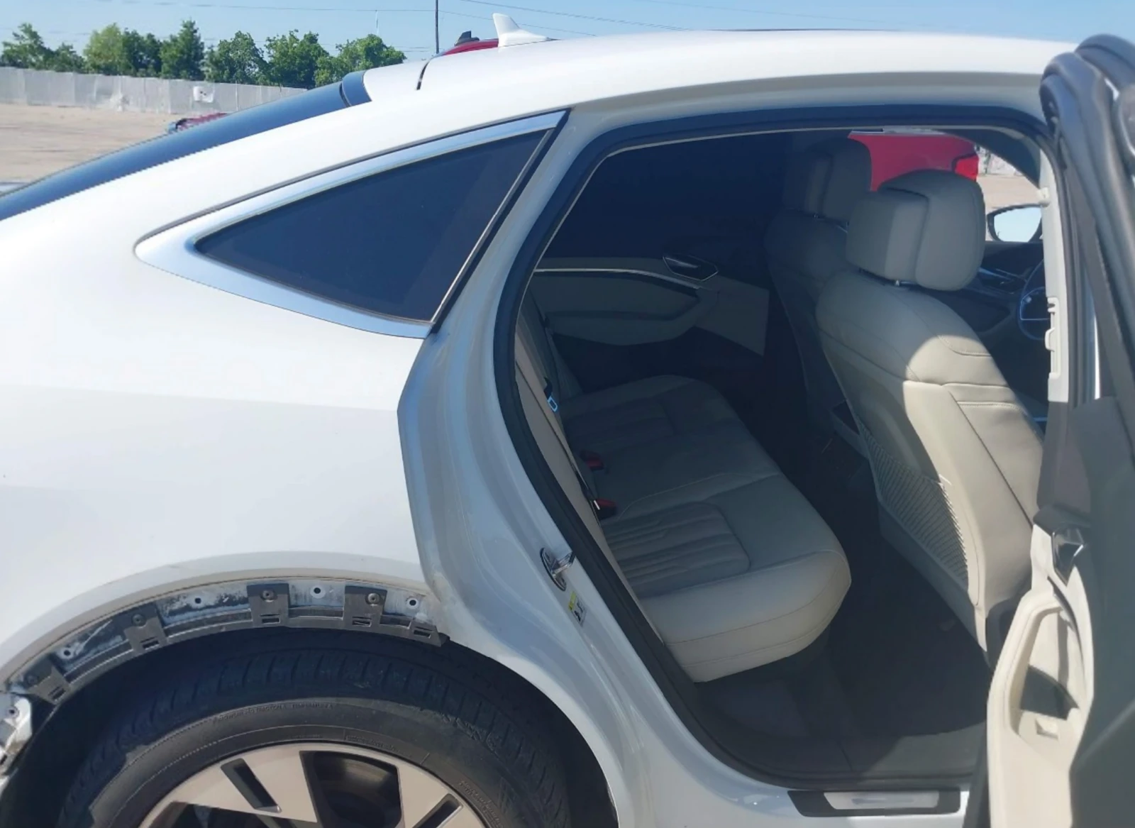 Audi E-Tron Prestige* , снимка 8 - Автомобили и джипове - 55135000