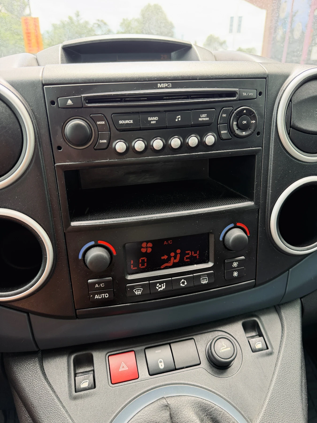 Peugeot Partner 1.6HDI / КЛИМА, снимка 7 - Автомобили и джипове - 55222736