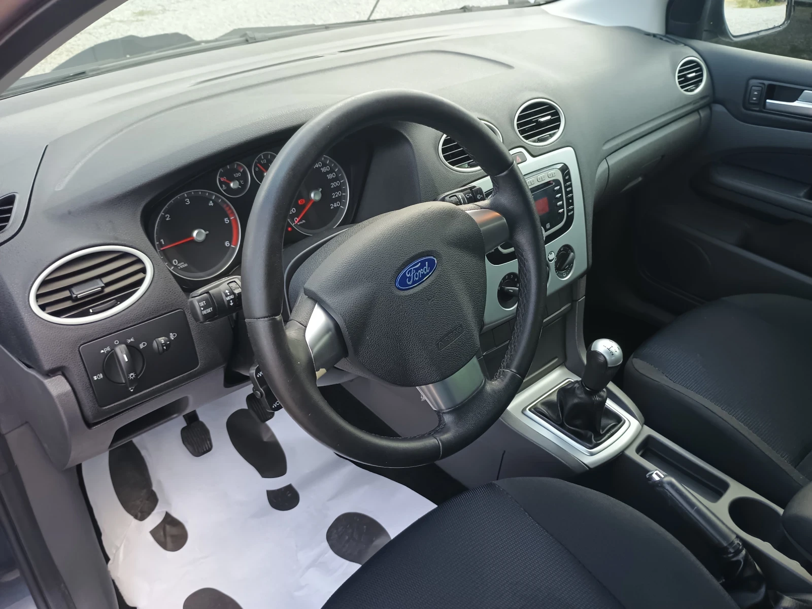 Ford Focus 1.6TDCI, снимка 8 - Автомобили и джипове - 55322499