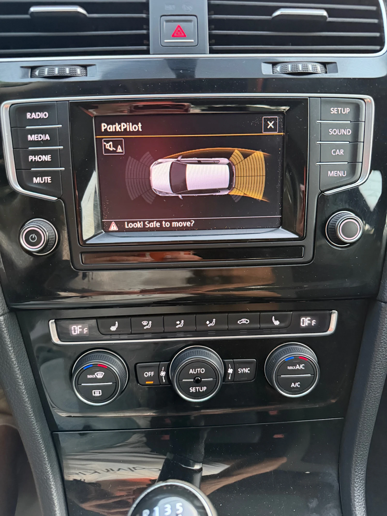VW Golf 1.6TDI/HIGHLINE, снимка 13 - Автомобили и джипове - 55621159