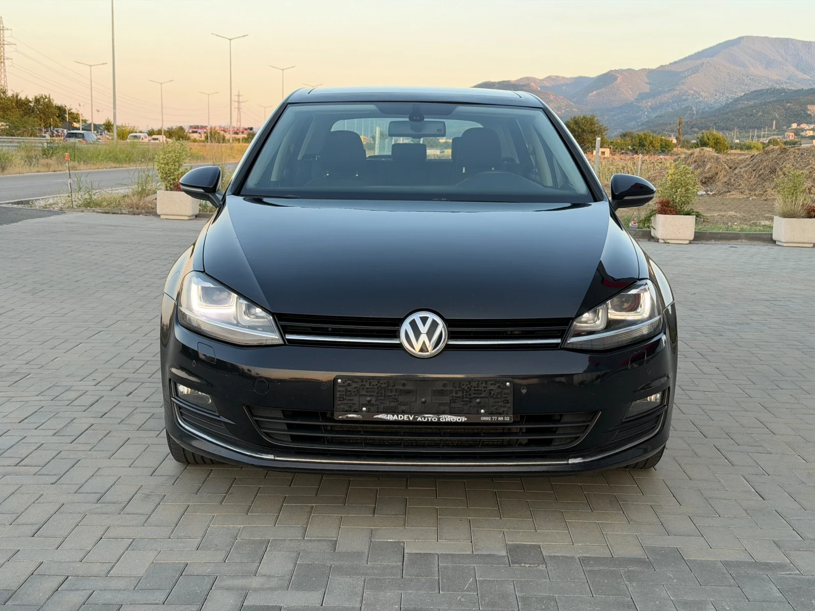 VW Golf 1.6TDI/HIGHLINE, снимка 2 - Автомобили и джипове - 55621159