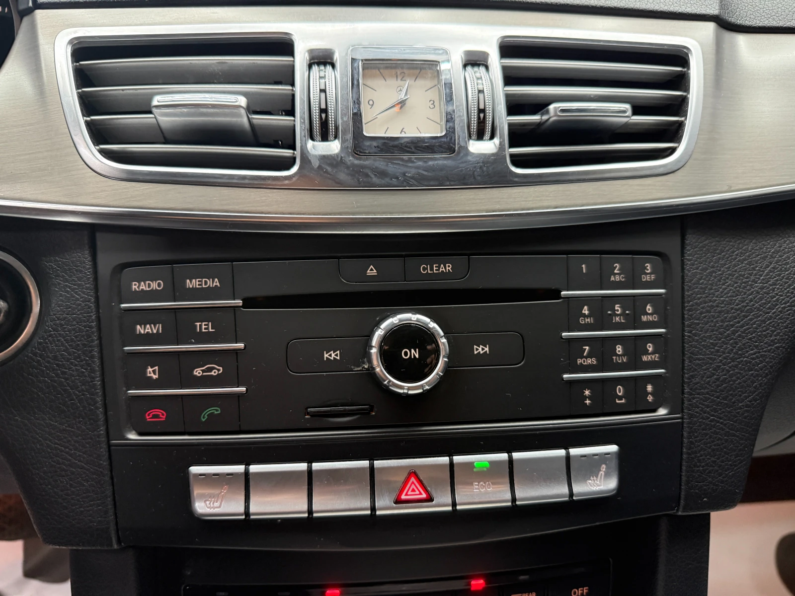 Mercedes-Benz E 200 2.2d 136 к.с. Bluetec , снимка 12 - Автомобили и джипове - 56005605