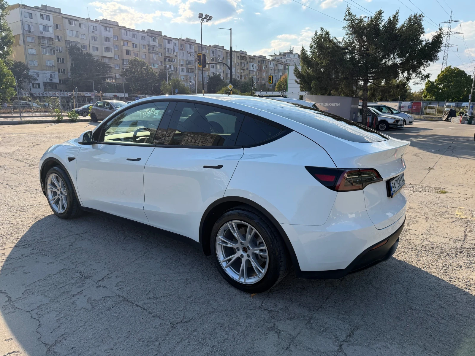 Tesla Model Y, снимка 3 - Автомобили и джипове - 56131930