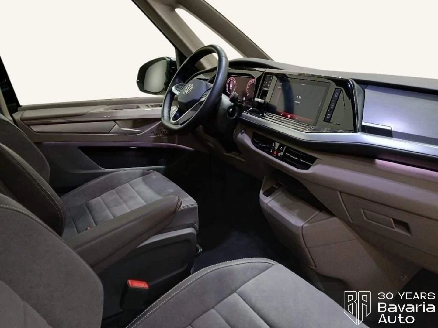 VW Multivan long Style DSG Easy Open Basic, снимка 7 - Автомобили и джипове - 56136146