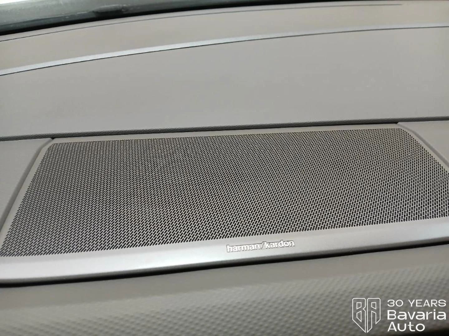 VW Multivan long Style DSG Easy Open Basic, снимка 14 - Автомобили и джипове - 56136146