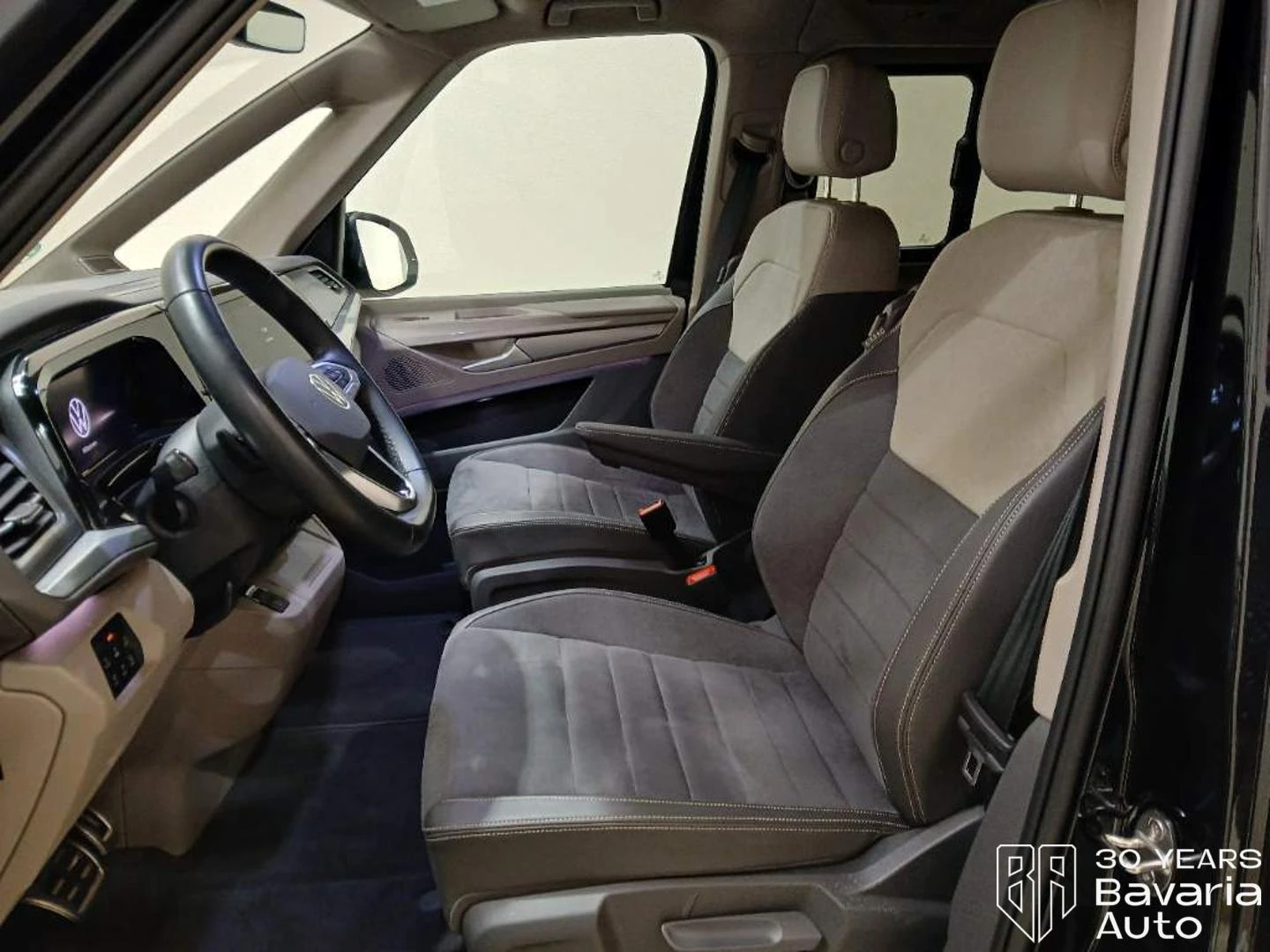 VW Multivan long Style DSG Easy Open Basic, снимка 5 - Автомобили и джипове - 56136146