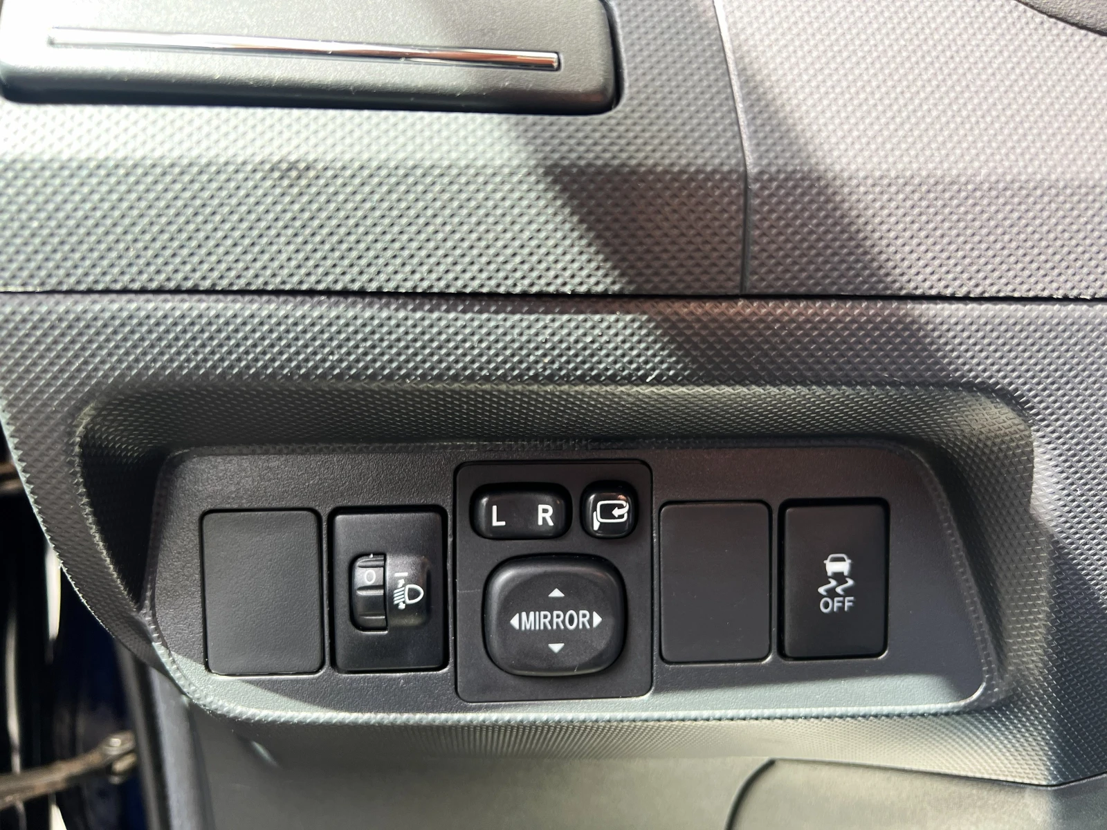 Toyota Auris 1.6 VALVEMATIC / FACELIFT / УНИКАТ /, снимка 10 - Автомобили и джипове - 56305242