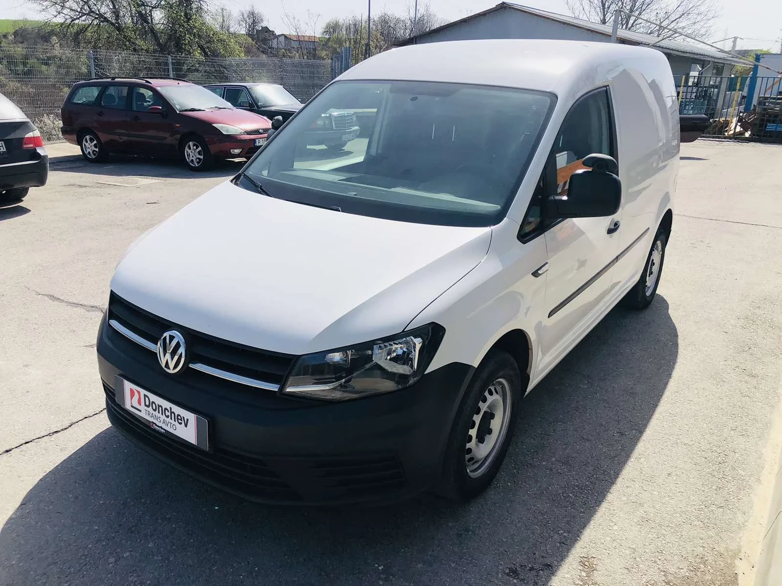 VW Caddy 2018г., снимка 3 - Автомобили и джипове - 56361574