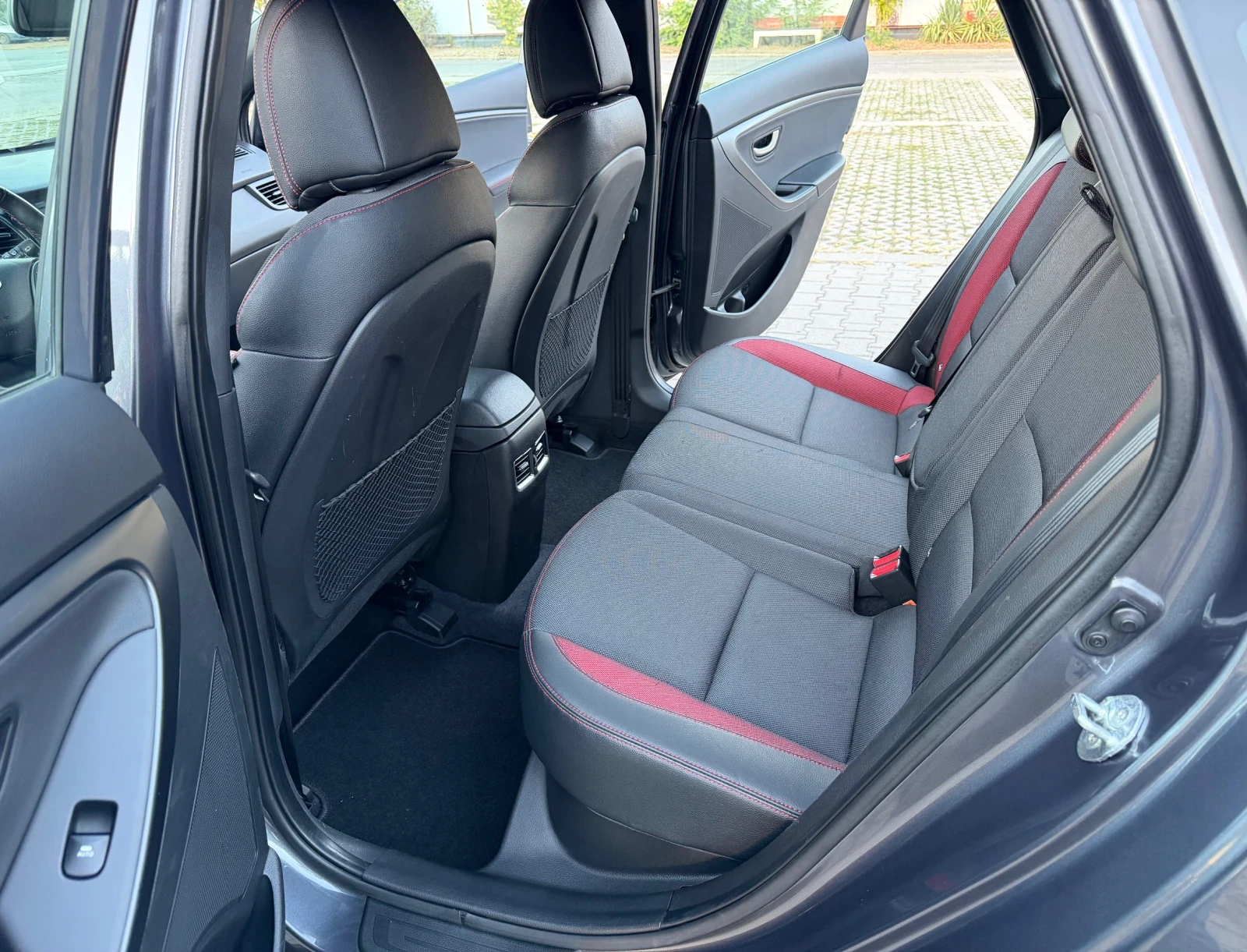 Hyundai I30 1.6 T 186 �.�. �uro 6b   ��� ��������� !!!   | Mobile.bg � ����������� 11