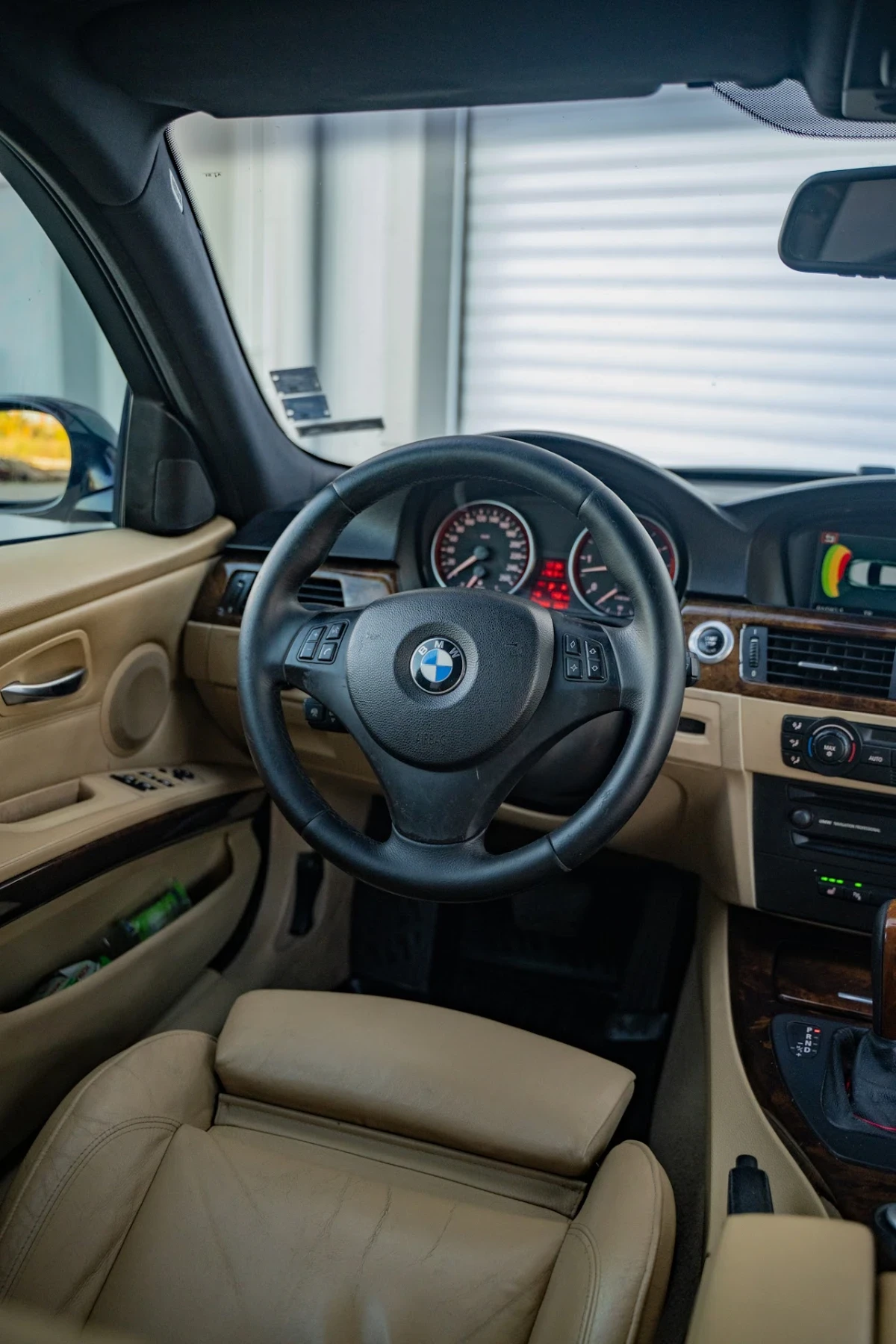 BMW 330, снимка 12 - Автомобили и джипове - 56616817