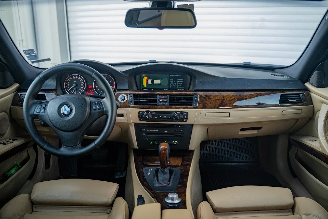 BMW 330, снимка 11 - Автомобили и джипове - 56616817
