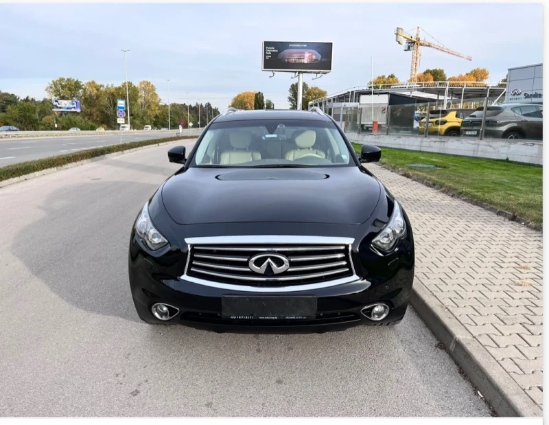 Infiniti QX70, снимка 13 - Автомобили и джипове - 47123424