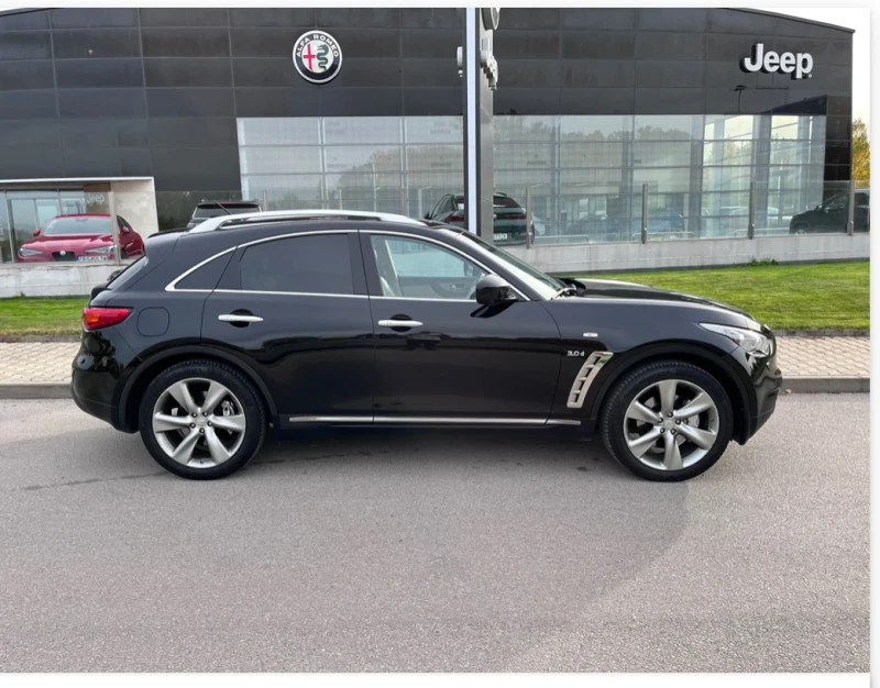 Infiniti QX70, снимка 11 - Автомобили и джипове - 47123424