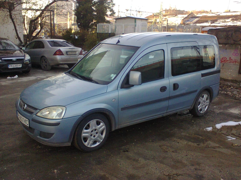 Opel Combo, снимка 1 - Автомобили и джипове - 48759698