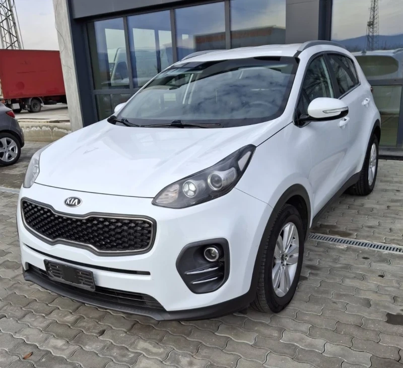 Kia Sportage Автомат ! ! ! Обслужена ! ! ! Регистрирана ! ! !, снимка 3 - Автомобили и джипове - 48917447