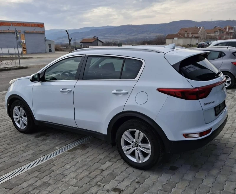 Kia Sportage Автомат ! ! ! Обслужена ! ! ! Регистрирана ! ! !, снимка 5 - Автомобили и джипове - 48917447