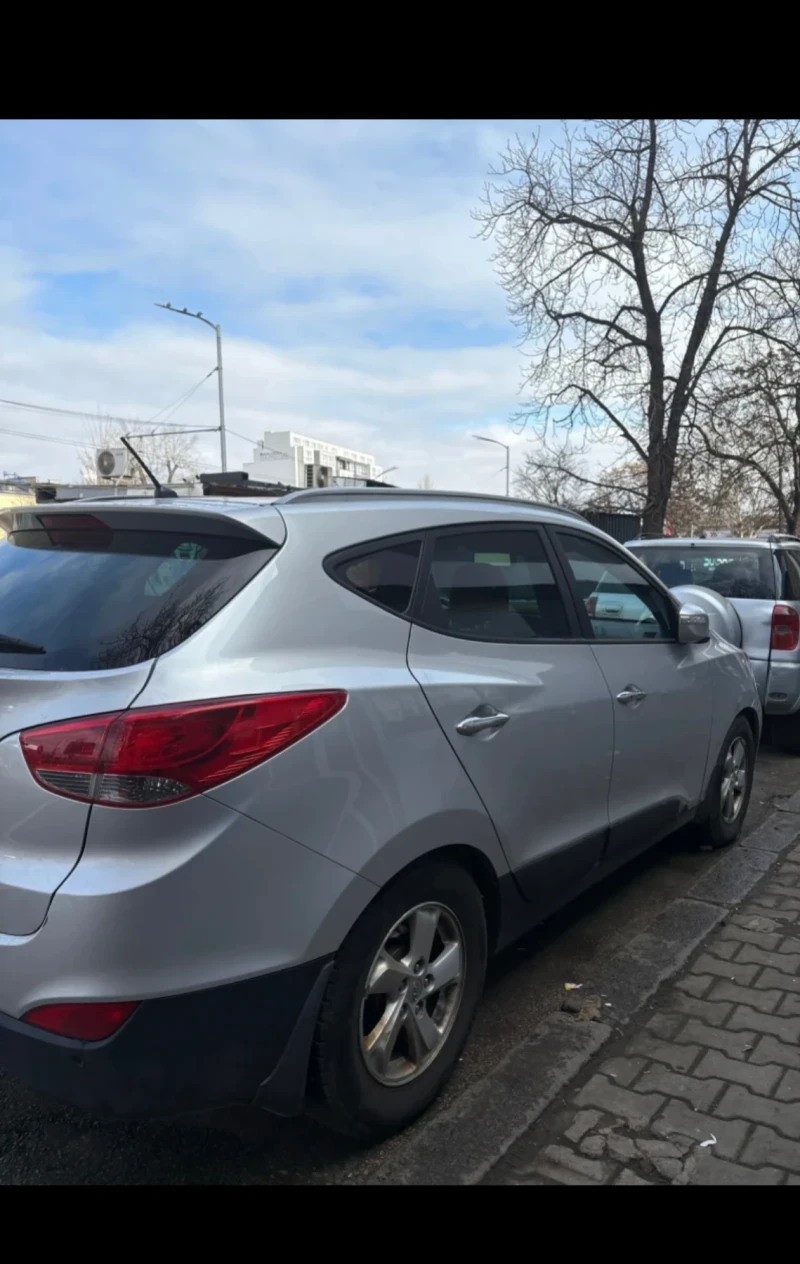 Hyundai IX35 ПАНОРАМА* ПОДГРЕВ* ЗАДНА КАМЕРА* КОЖА, снимка 12 - Автомобили и джипове - 49508481