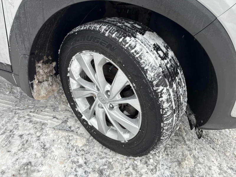 Hyundai Tucson Preferred  CARFAX, снимка 7 - Автомобили и джипове - 53043680