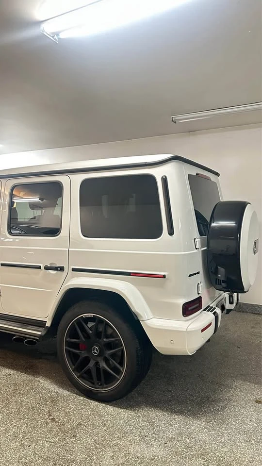Mercedes-Benz G 63 AMG * FULL CARBON* CARFAX * БЕЗ ПЪРВОНАЧАЛНА ВНОСКА, снимка 2 - Автомобили и джипове - 52874314