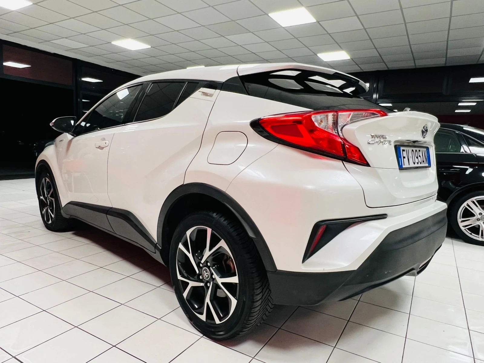 Toyota C-HR (КАТО НОВА)^(ХИБРИД) - изображение 4