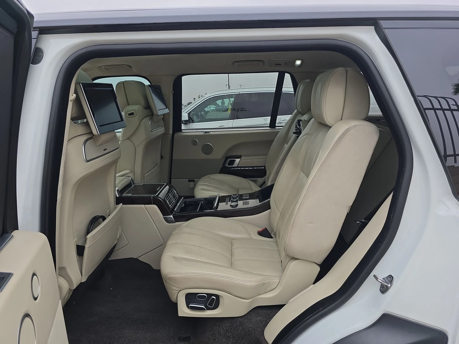 Land Rover Range rover Autobiography  - изображение 9