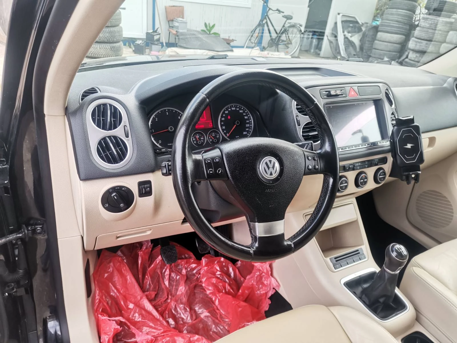 VW Tiguan 4х4/170к.с.ПЕРФЕКТЕН - изображение 8