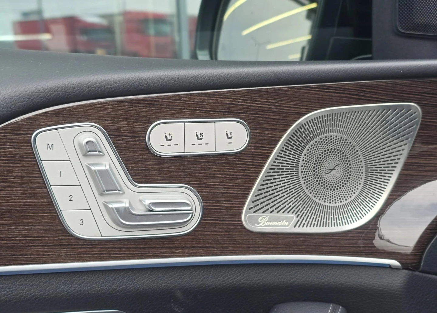 Mercedes-Benz GLS 350 d 4MATIC AMG-Line - изображение 7