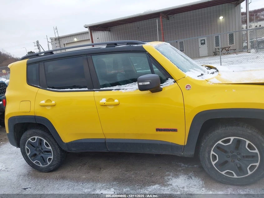 Jeep Renegade 2.4L I-4 VVT, 180HP 4X4 Drive, снимка 14 - Автомобили и джипове - 53737756