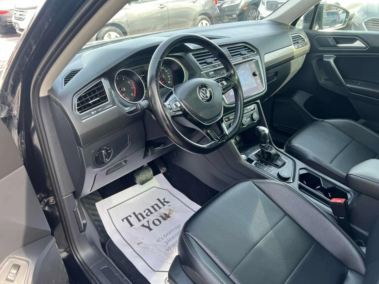 VW Tiguan SE 4MOTION | ШИБИДАХ | ПОДГРЕВИ | CAFAX, снимка 5 - Автомобили и джипове - 53751596