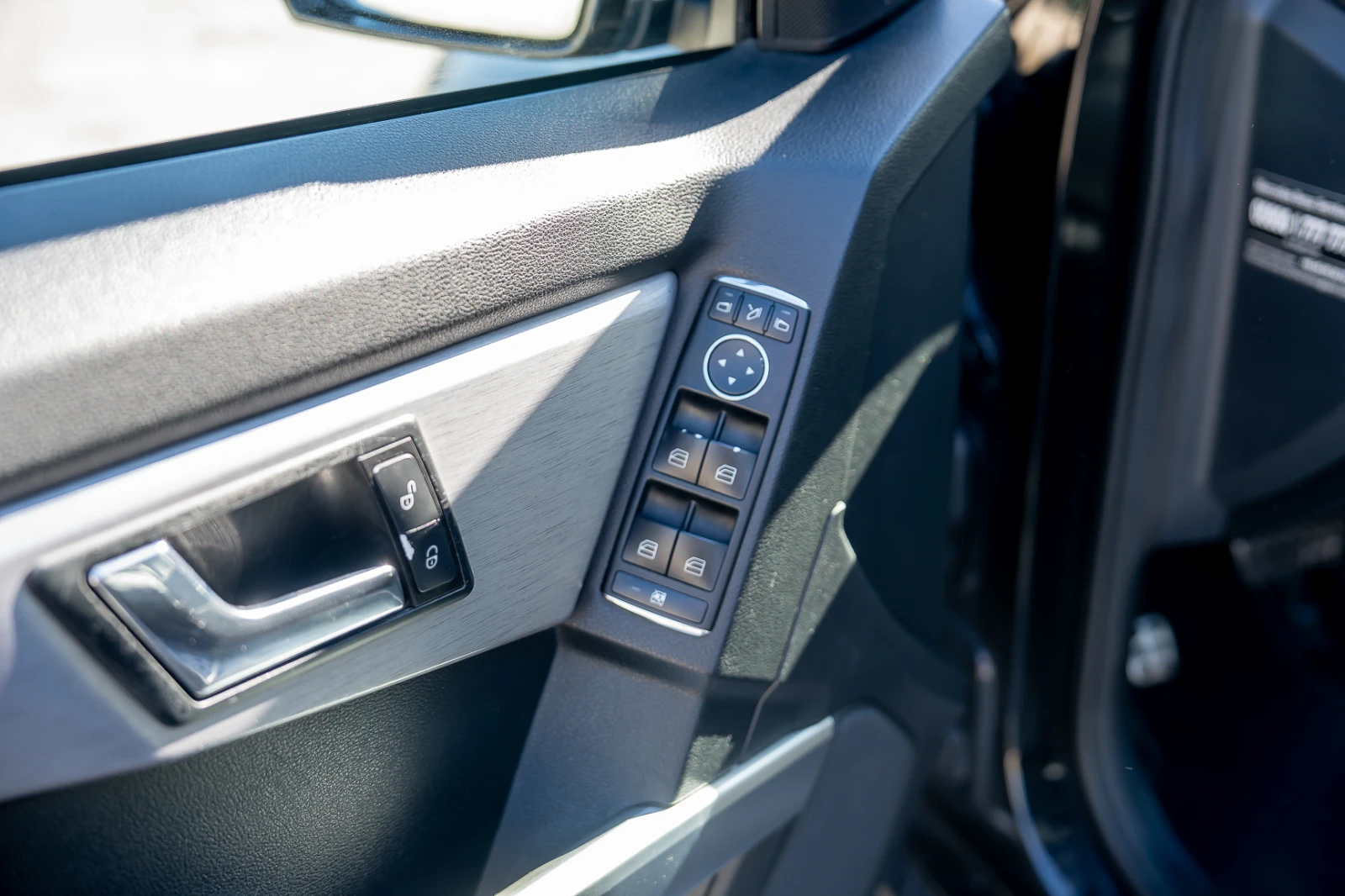 Mercedes-Benz GLK 350, снимка 5 - Автомобили и джипове - 54155133