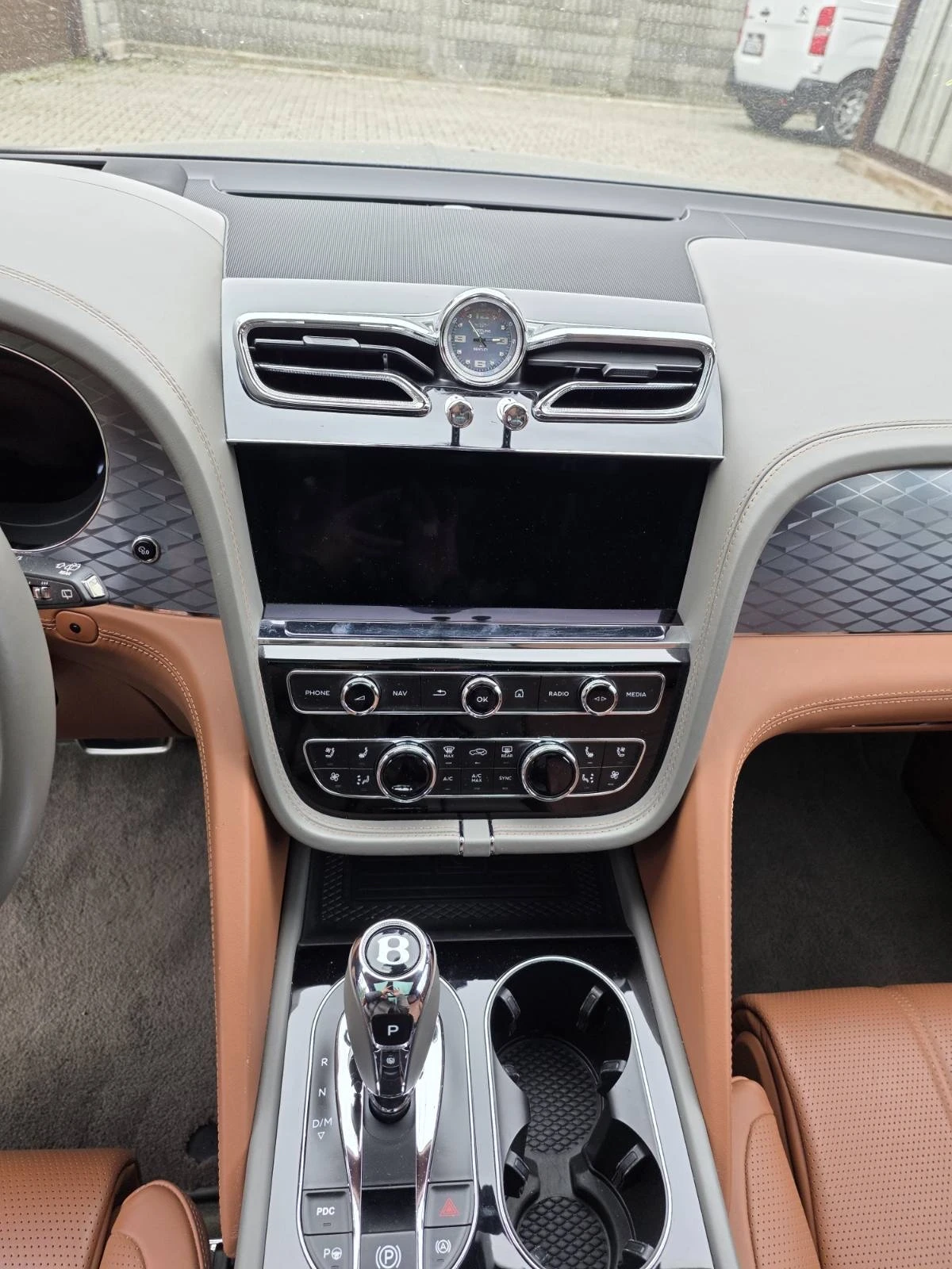 Bentley Bentayga, снимка 7 - Автомобили и джипове - 54168394