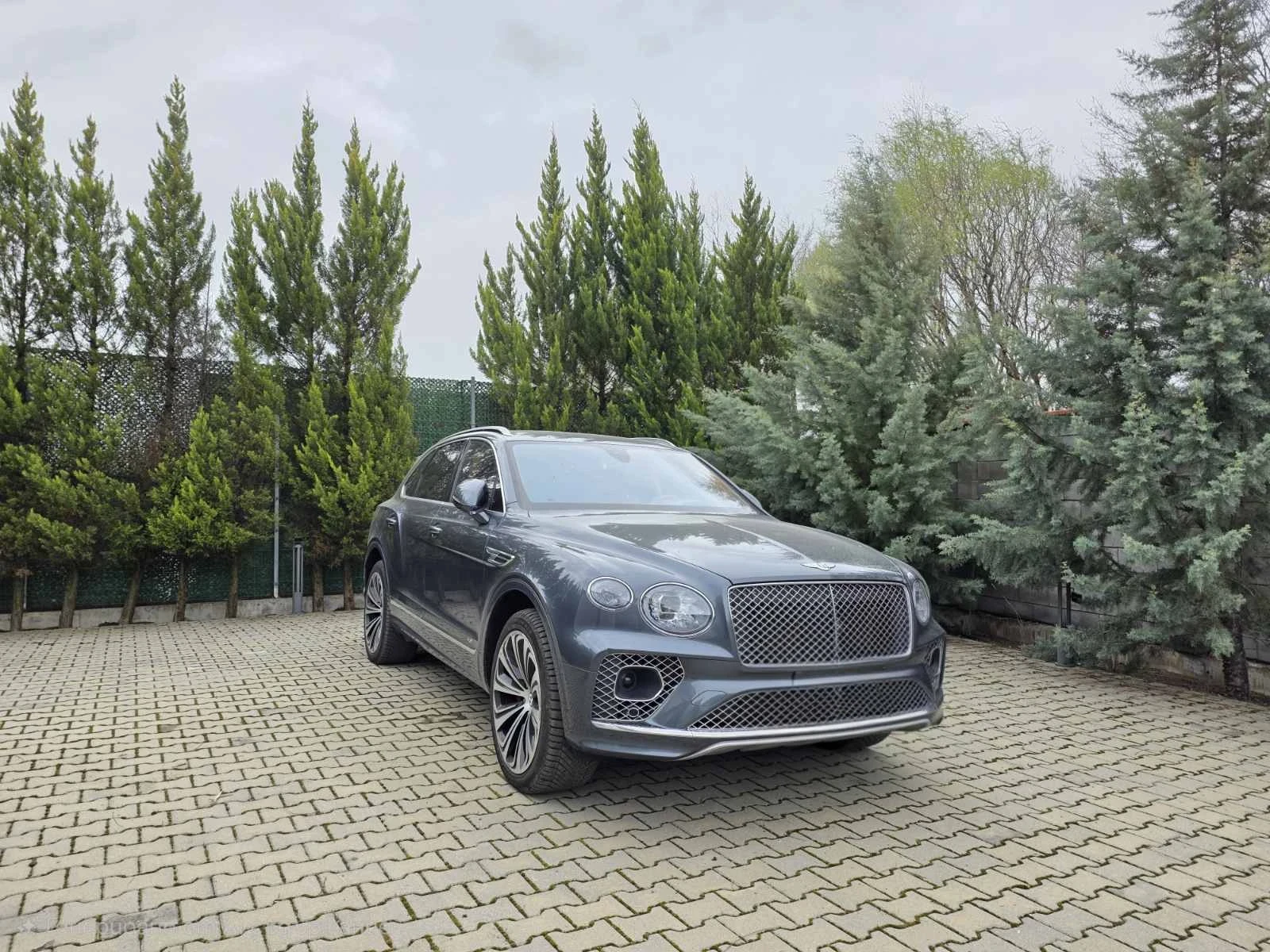 Bentley Bentayga, снимка 2 - Автомобили и джипове - 54168394