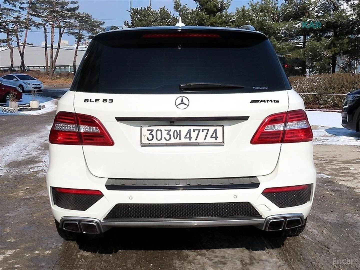 Mercedes-Benz ML 63 AMG 4MATIC/DISTRONIC/KEYLESS/KAMEPA, снимка 4 - Автомобили и джипове - 54763383