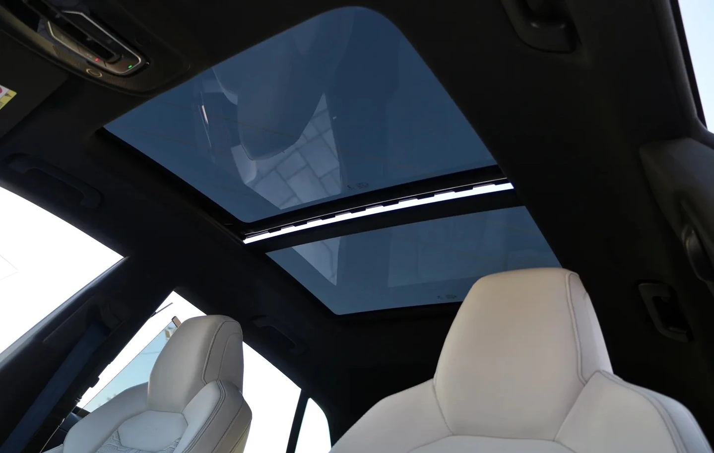 Audi RSQ8 4.0 Quattro , снимка 7 - Автомобили и джипове - 55554634