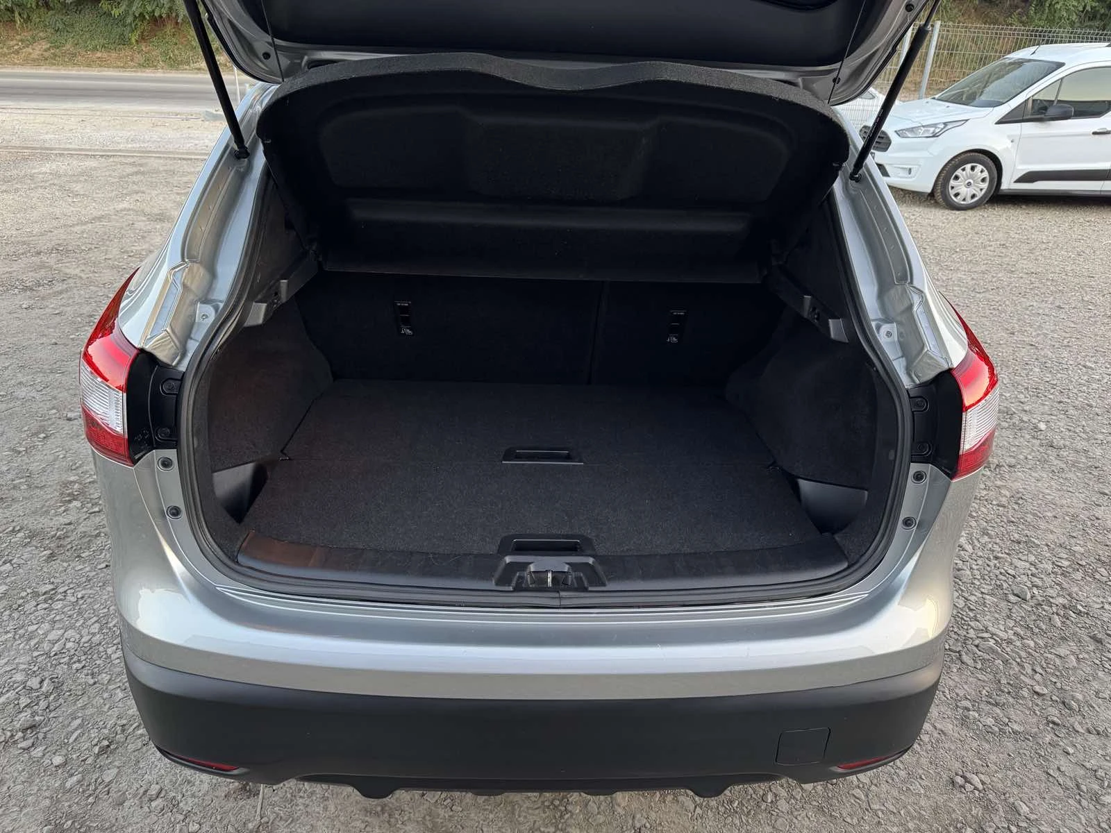Nissan Qashqai 1.5DCI* NAVI* TOP* 169500km, снимка 9 - Автомобили и джипове - 55735447