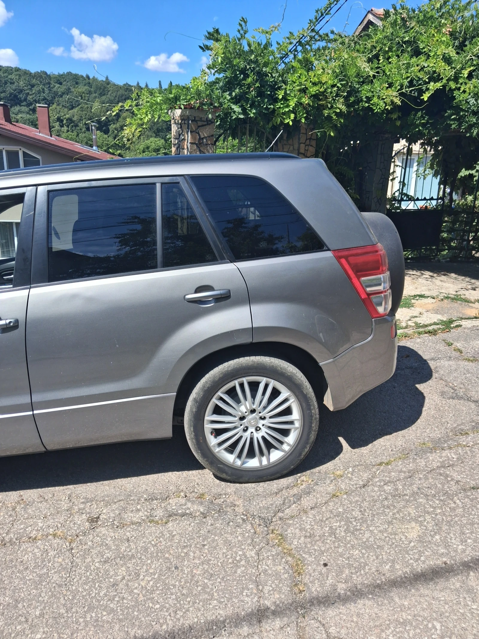 Suzuki Grand vitara, снимка 4 - Автомобили и джипове - 55987239