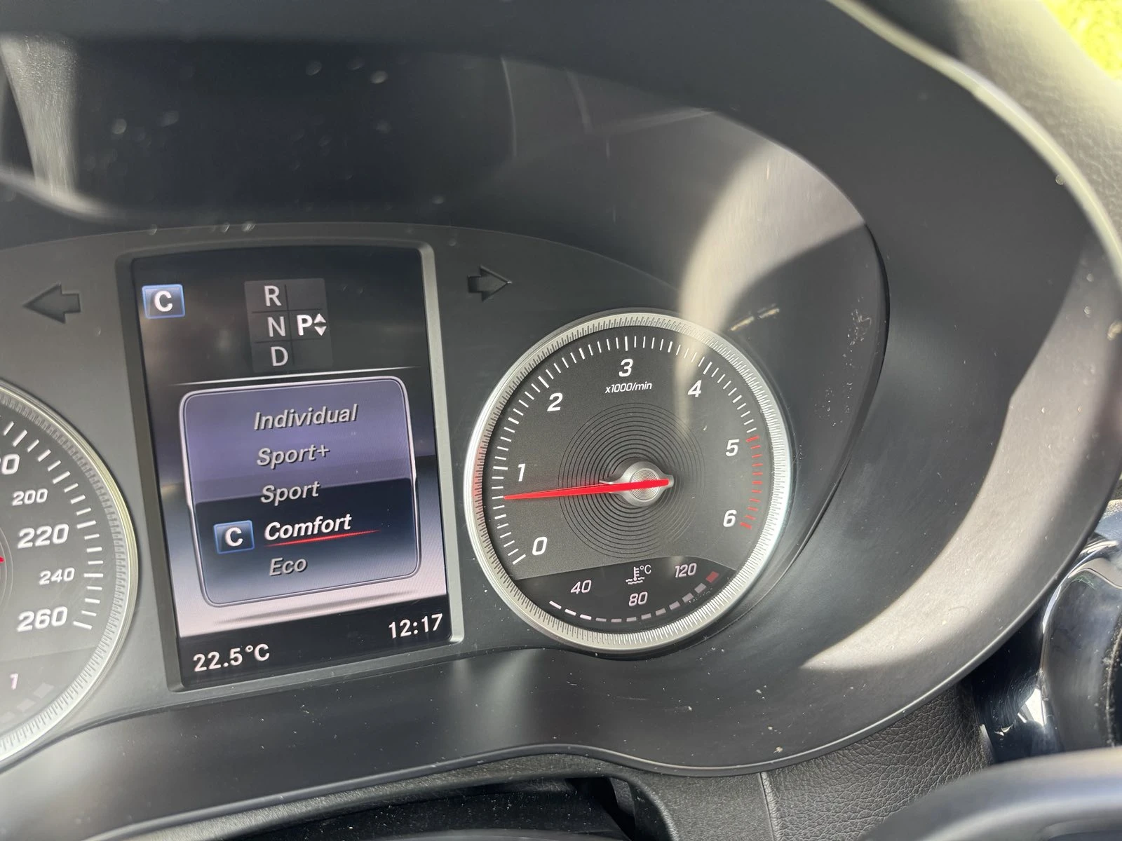 Mercedes-Benz GLC 220 4 Matic, снимка 17 - Автомобили и джипове - 56125264