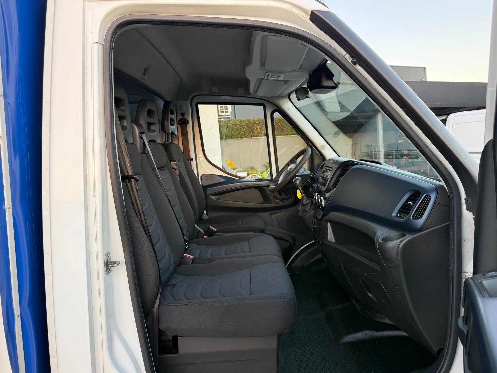 Iveco Daily 35-160 3.55м. 2-щори Клима Euro 6b - изображение 10