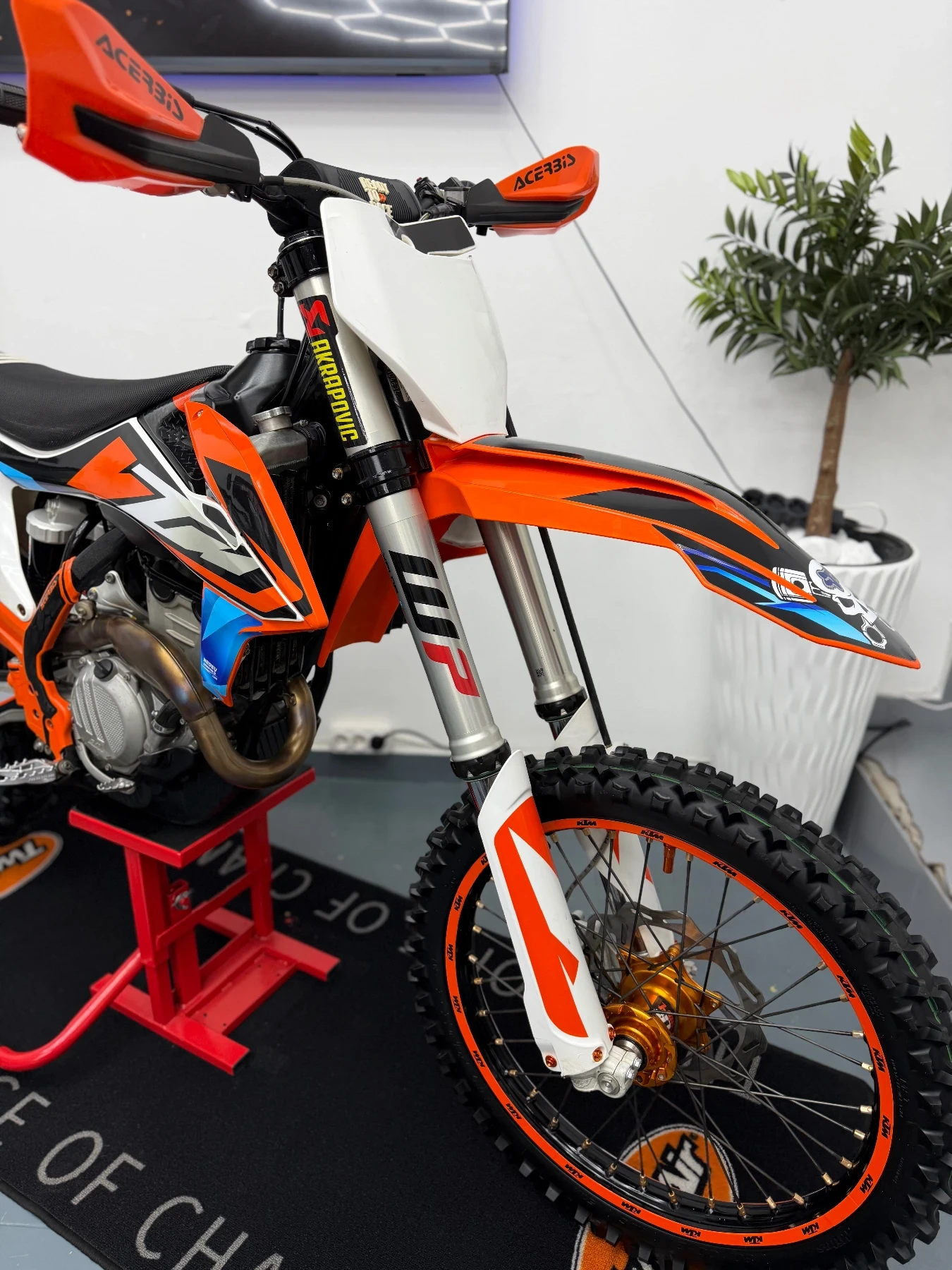 Ktm SX-F 250 /2 режима /Тракшън /Лънч /Стартер /Като нов, снимка 3 - Мотоциклети и мототехника - 54529173