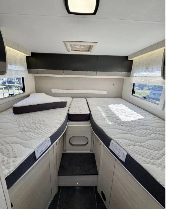 Кемпер Chausson Chausson 777 Unlimited Titanium , снимка 11 - Каравани и кемпери - 55989331