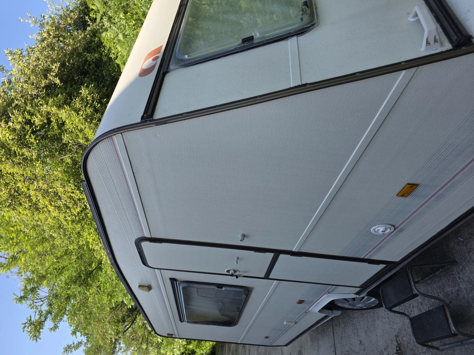Каравана Adria Optima 470, снимка 4 - Каравани и кемпери - 55093072