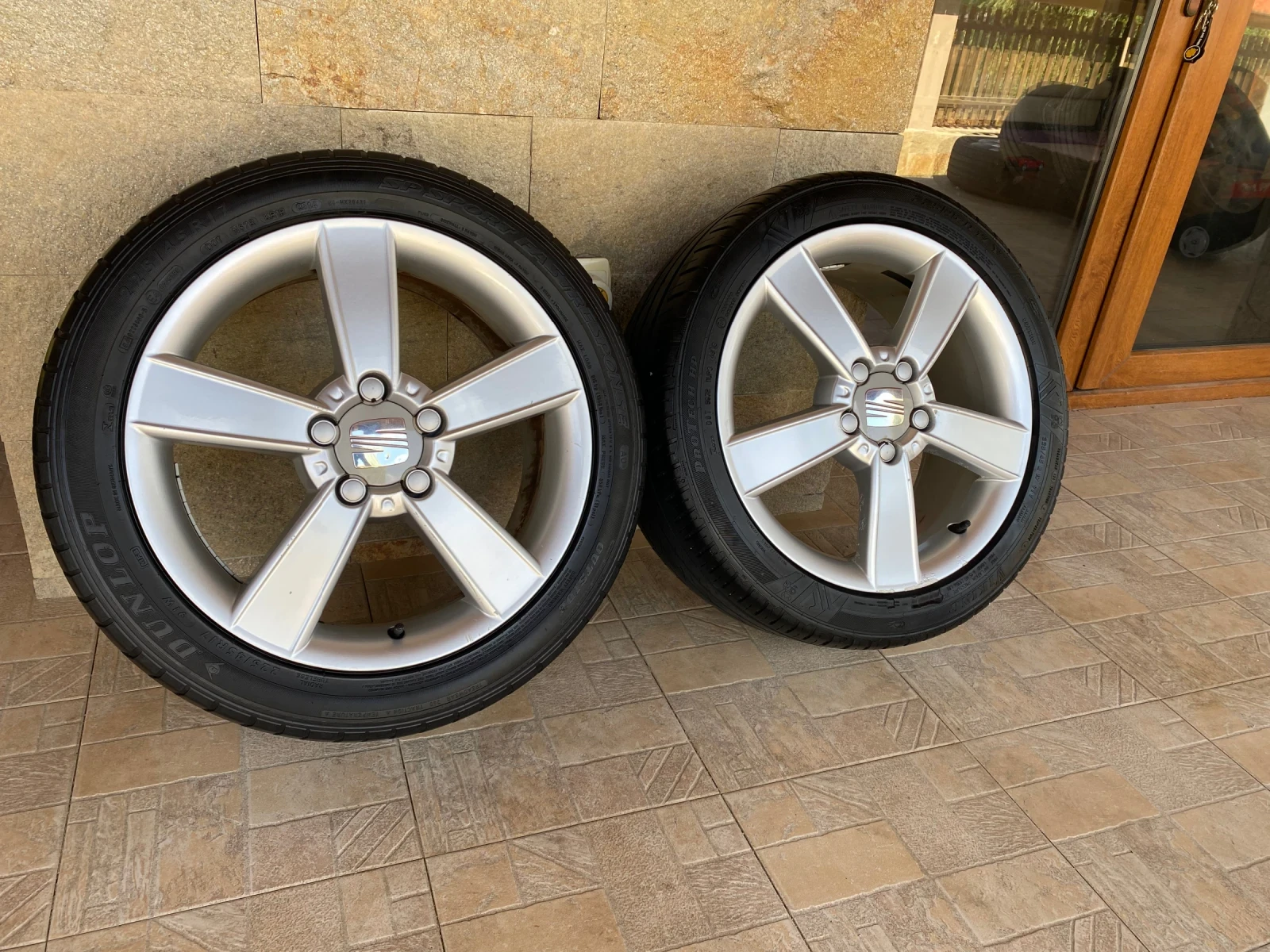 Гуми с джанти Dunlop 225/45R17, снимка 6 - Гуми и джанти - 55664612