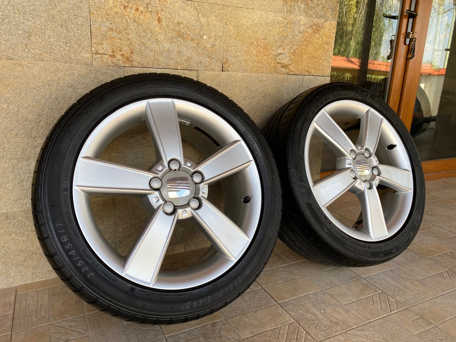 Гуми с джанти Dunlop 225/45R17, снимка 4 - Гуми и джанти - 55664612