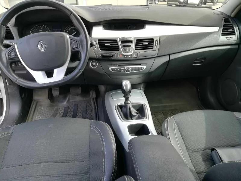 Renault Megane 1.4Тсе, снимка 6 - Автомобили и джипове - 47437711