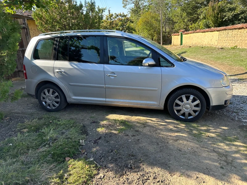 VW Touran, снимка 3 - Автомобили и джипове - 47738241